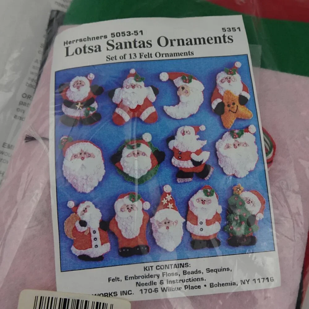 Design Works Crafts Lotsa Santas Felt Ornaments Kit Set of 13 Christmas Craft